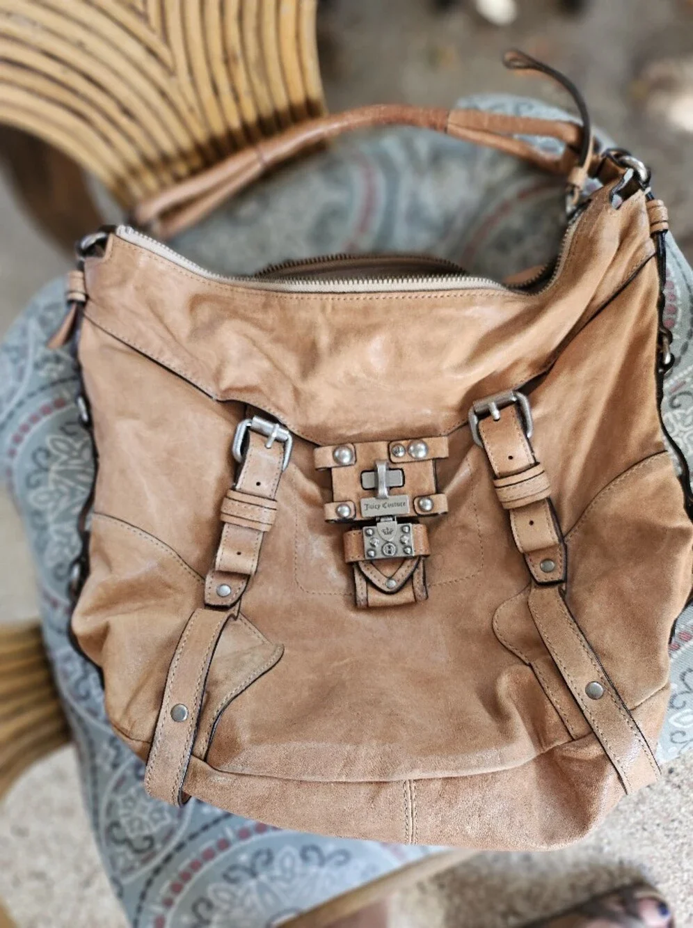 Vtg 2010 Juicy Couture Tan Leather Hobo Shoulder Bag Pad Lock Series Nice